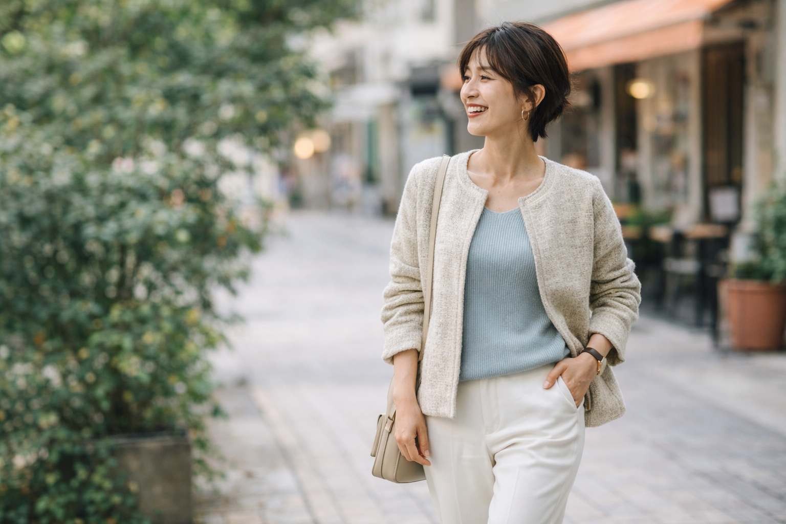 ファッションのセンスに悩まなくても大丈夫と感じられる40代女性