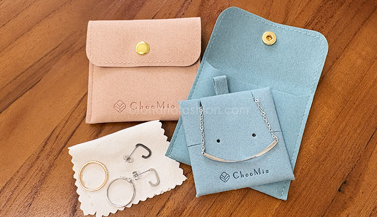 ChooMiaのアクセサリーポーチは台紙つき